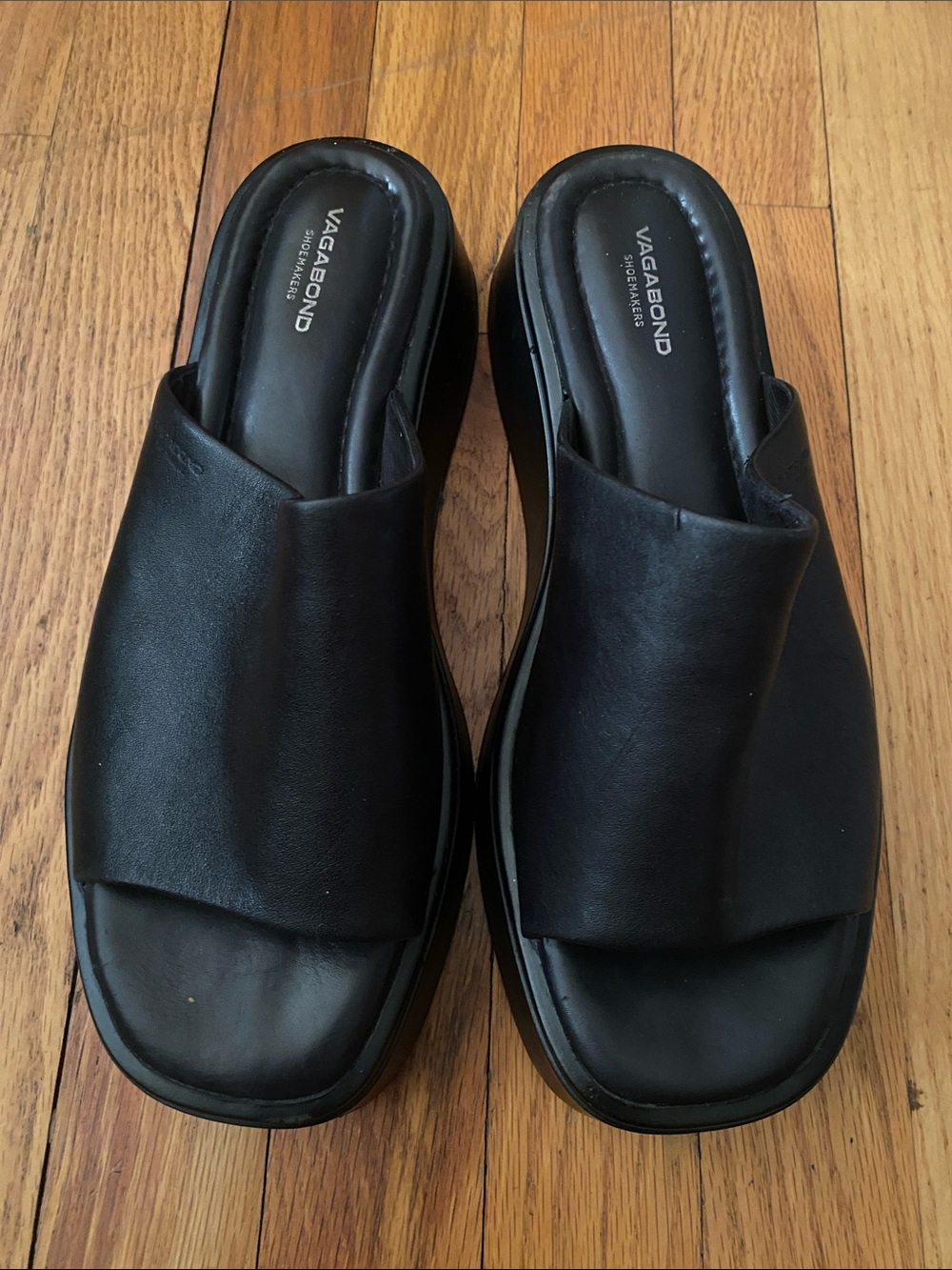 Vagabond Courtney Black Leather Platform Mule Slides Size 10 NWOB Gorgeous